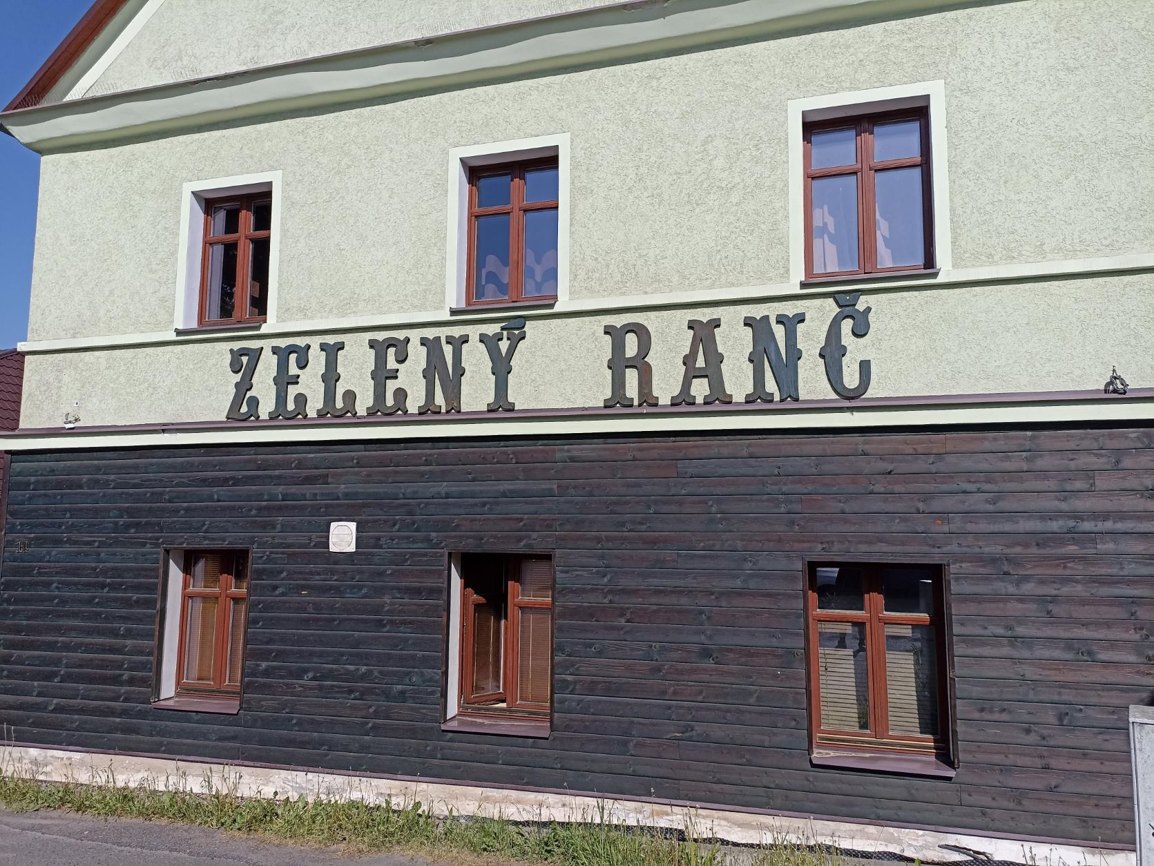 Nápis Zelený ranč